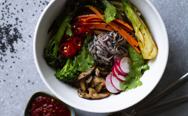 /Magazine/2020/comfort/2020-11-04_Ramen Soup with spicy hoisin tofu5.jpg